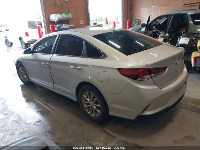 Photo 2 VIN: 5NPE24AF9JH597843 - HYUNDAI SONATA 