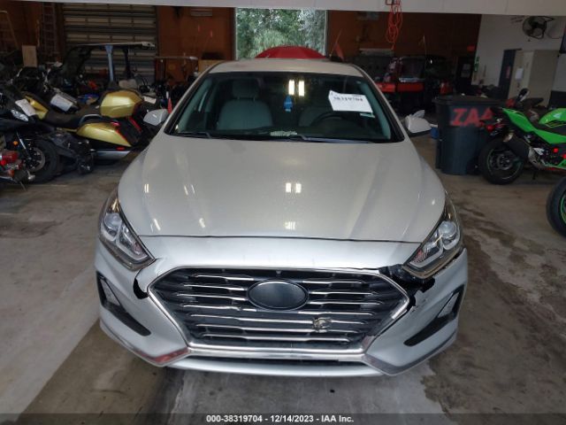 Photo 5 VIN: 5NPE24AF9JH597843 - HYUNDAI SONATA 