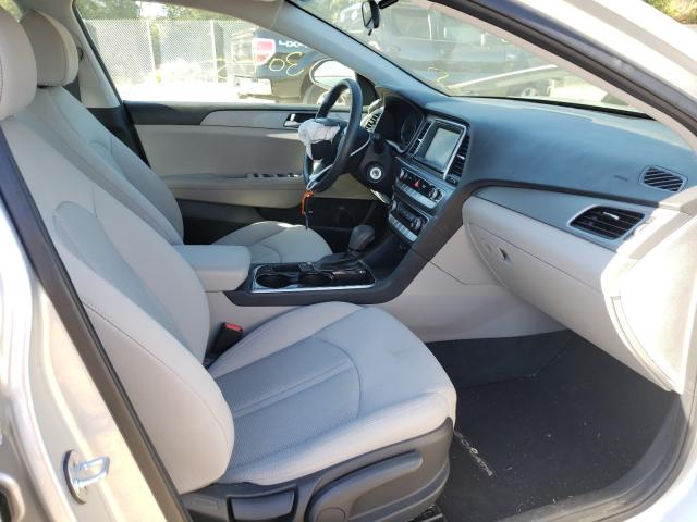 Photo 4 VIN: 5NPE24AF9JH598748 - HYUNDAI SONATA SE 