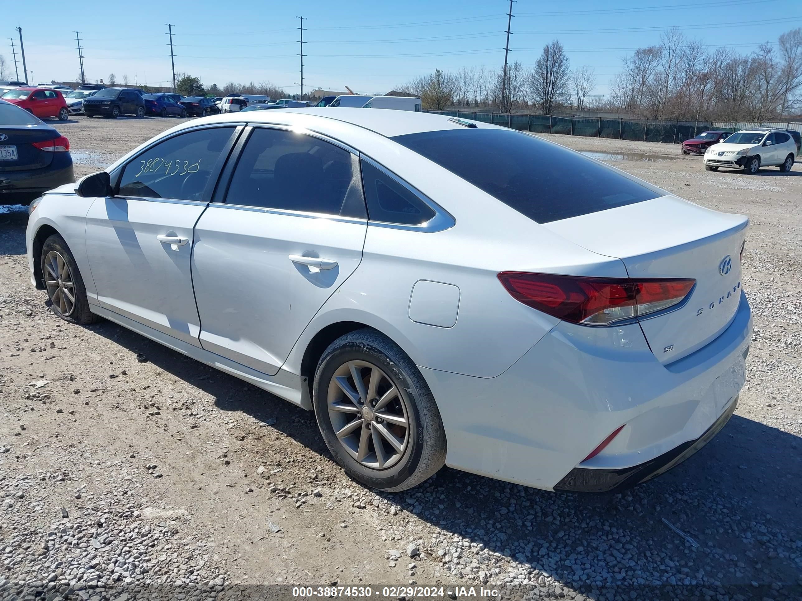 Photo 2 VIN: 5NPE24AF9JH613426 - HYUNDAI SONATA 