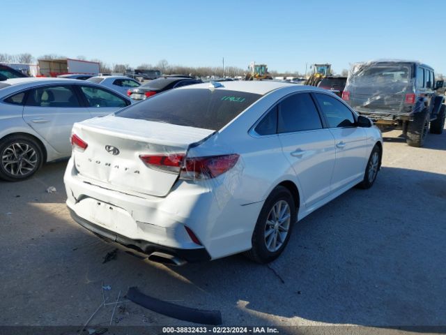 Photo 3 VIN: 5NPE24AF9JH657328 - HYUNDAI SONATA 