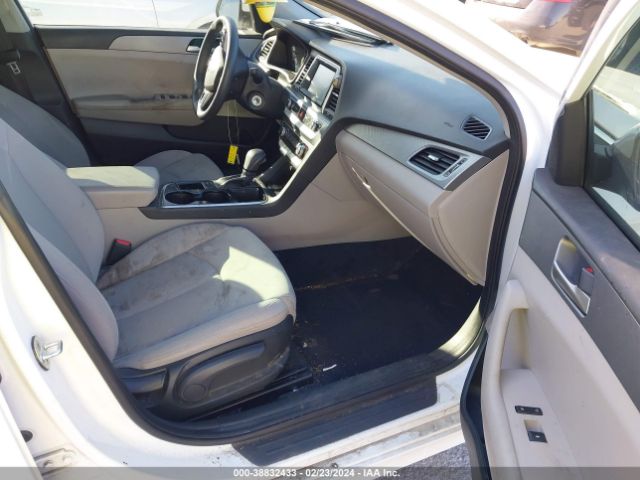 Photo 4 VIN: 5NPE24AF9JH657328 - HYUNDAI SONATA 