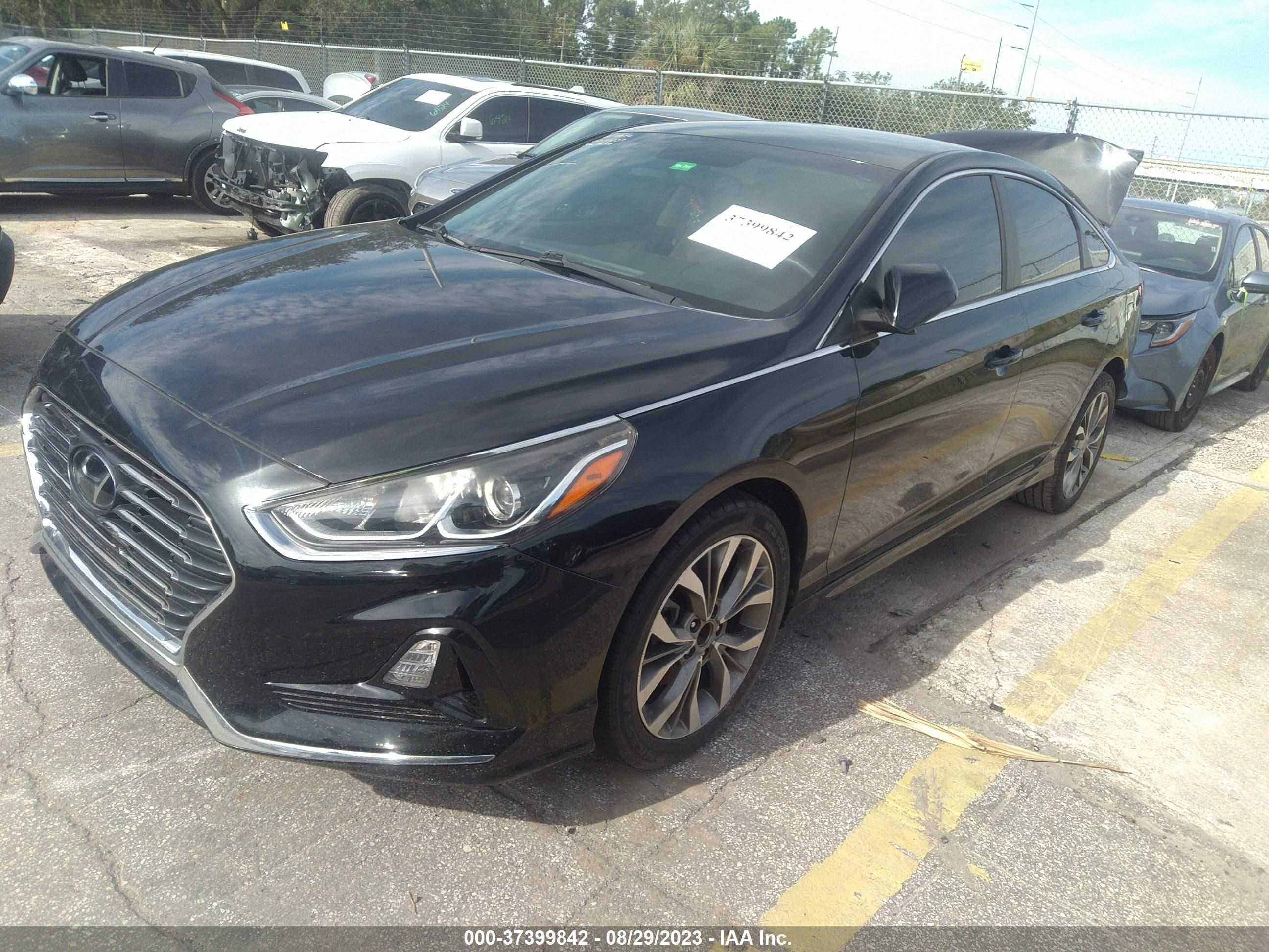 Photo 1 VIN: 5NPE24AF9JH667437 - HYUNDAI SONATA 