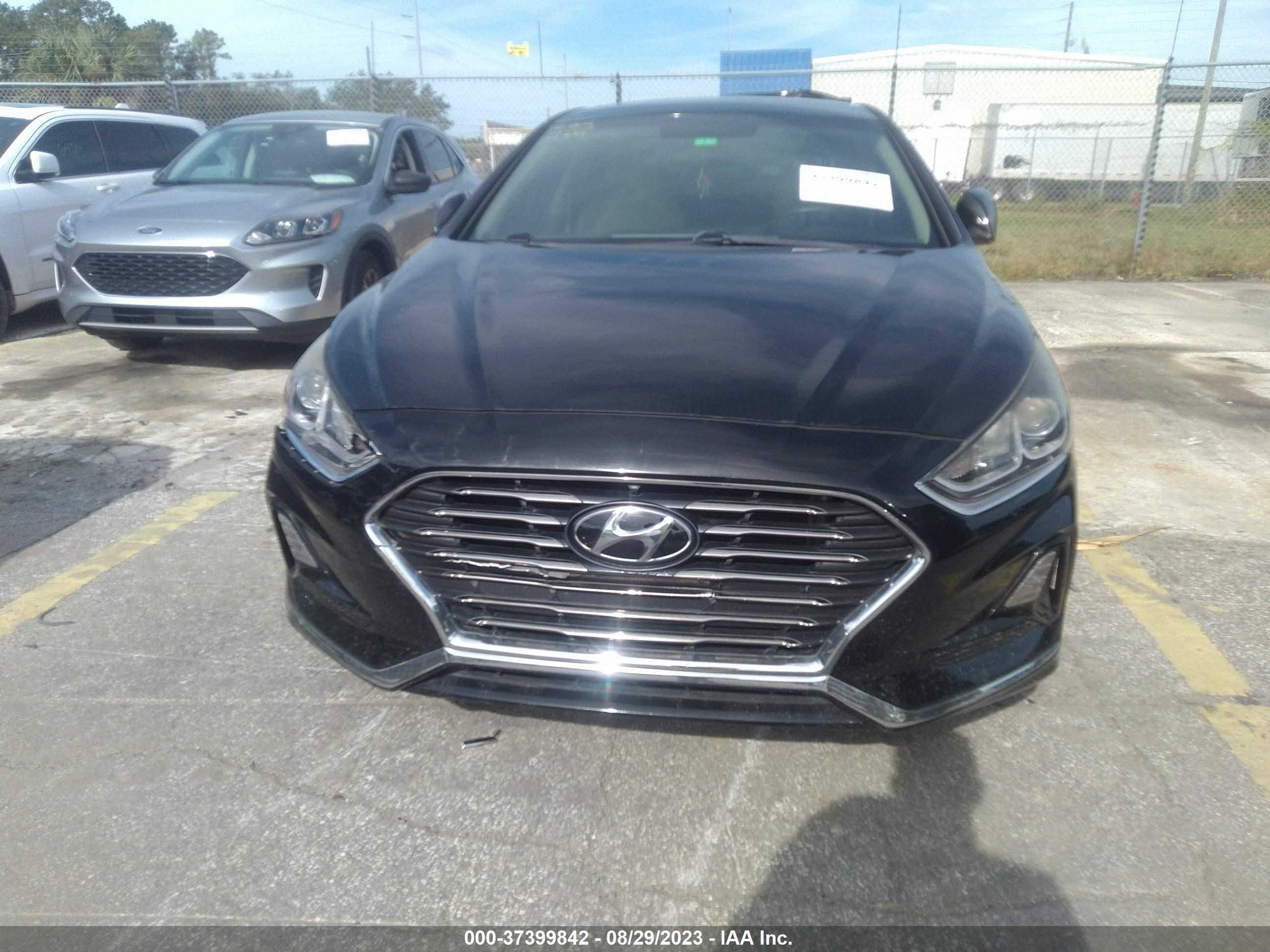 Photo 10 VIN: 5NPE24AF9JH667437 - HYUNDAI SONATA 