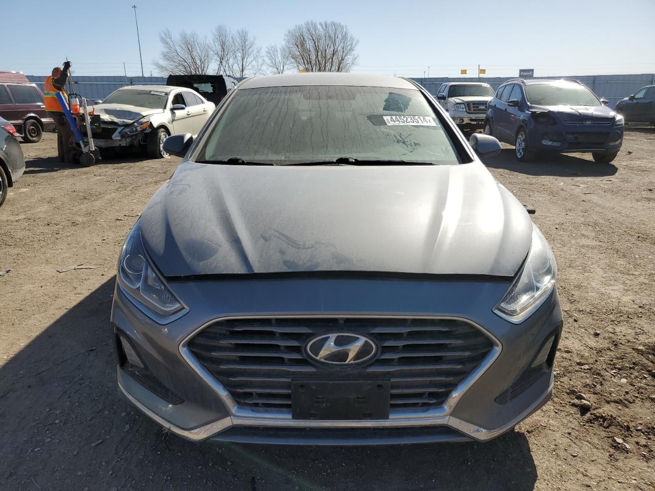 Photo 4 VIN: 5NPE24AF9JH674601 - HYUNDAI SONATA 