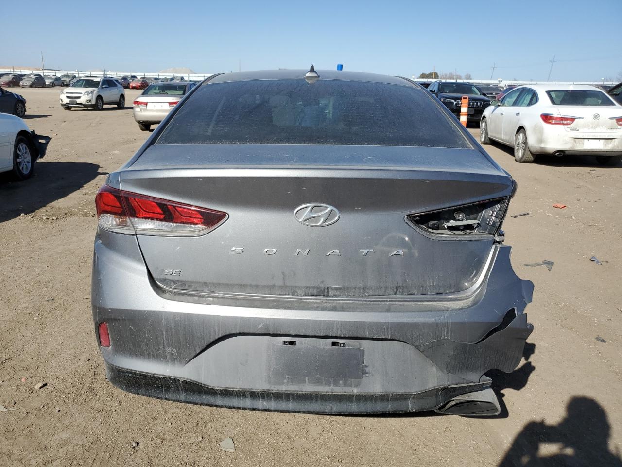 Photo 5 VIN: 5NPE24AF9JH674601 - HYUNDAI SONATA 