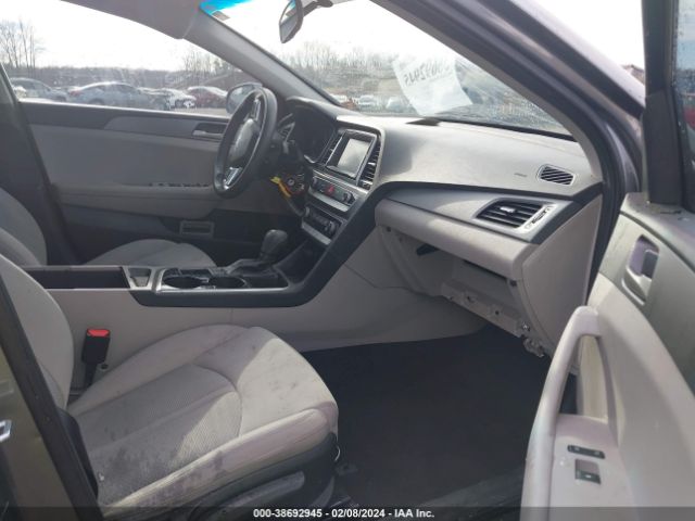 Photo 4 VIN: 5NPE24AF9JH676476 - HYUNDAI SONATA 