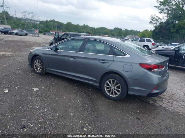 Photo 2 VIN: 5NPE24AF9JH702266 - HYUNDAI SONATA 