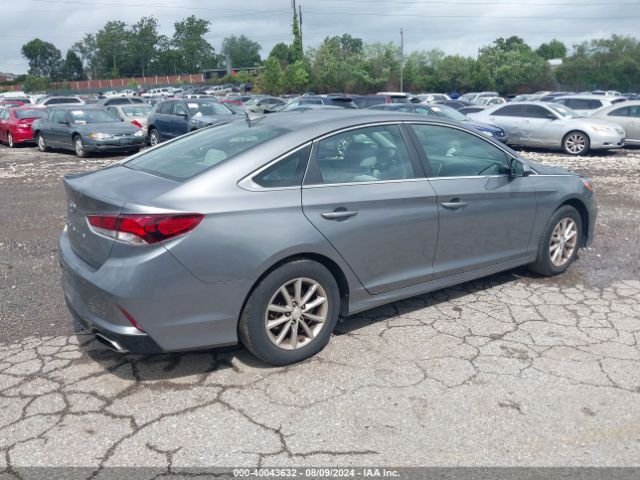 Photo 3 VIN: 5NPE24AF9JH702266 - HYUNDAI SONATA 