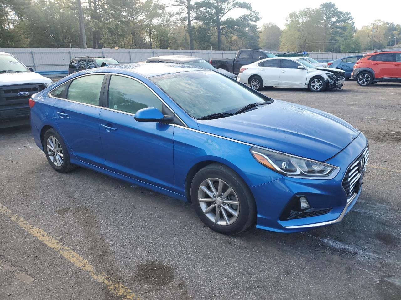 Photo 3 VIN: 5NPE24AF9JH715843 - HYUNDAI SONATA 