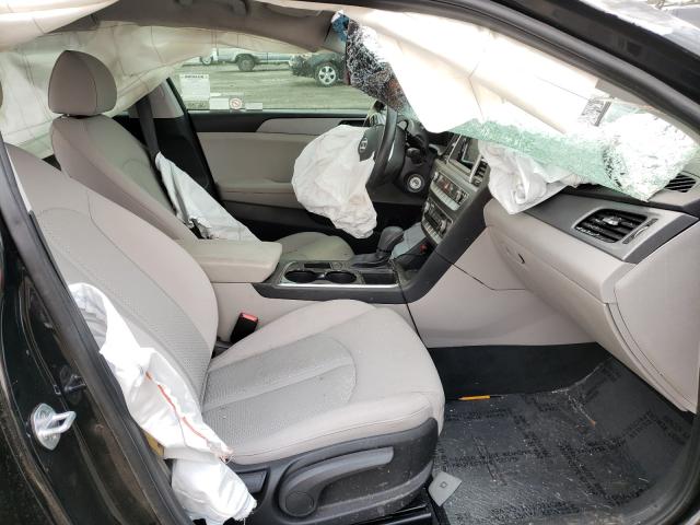 Photo 4 VIN: 5NPE24AF9KH745121 - HYUNDAI SONATA SE 