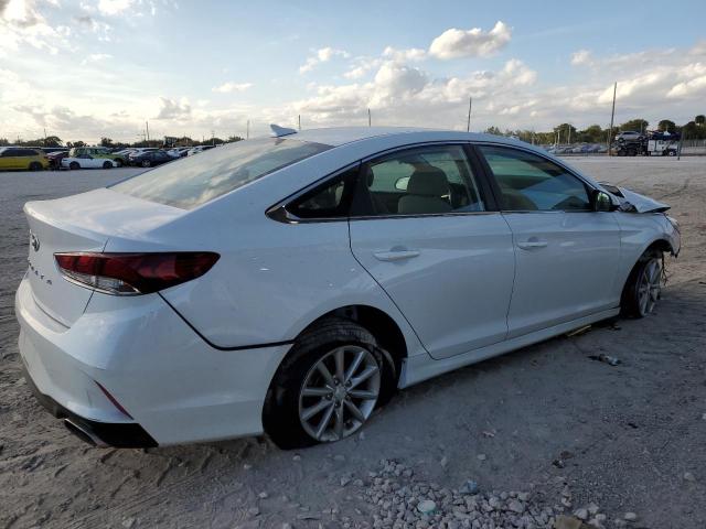 Photo 2 VIN: 5NPE24AF9KH795128 - HYUNDAI SONATA SE 