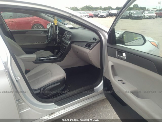 Photo 4 VIN: 5NPE24AFXFH004837 - HYUNDAI SONATA 