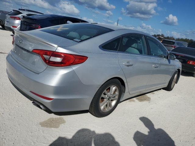 Photo 2 VIN: 5NPE24AFXFH055819 - HYUNDAI SONATA SE 