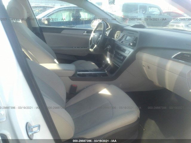 Photo 4 VIN: 5NPE24AFXFH060678 - HYUNDAI SONATA 