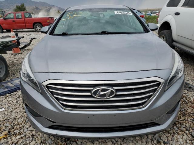 Photo 4 VIN: 5NPE24AFXFH163521 - HYUNDAI SONATA SE 