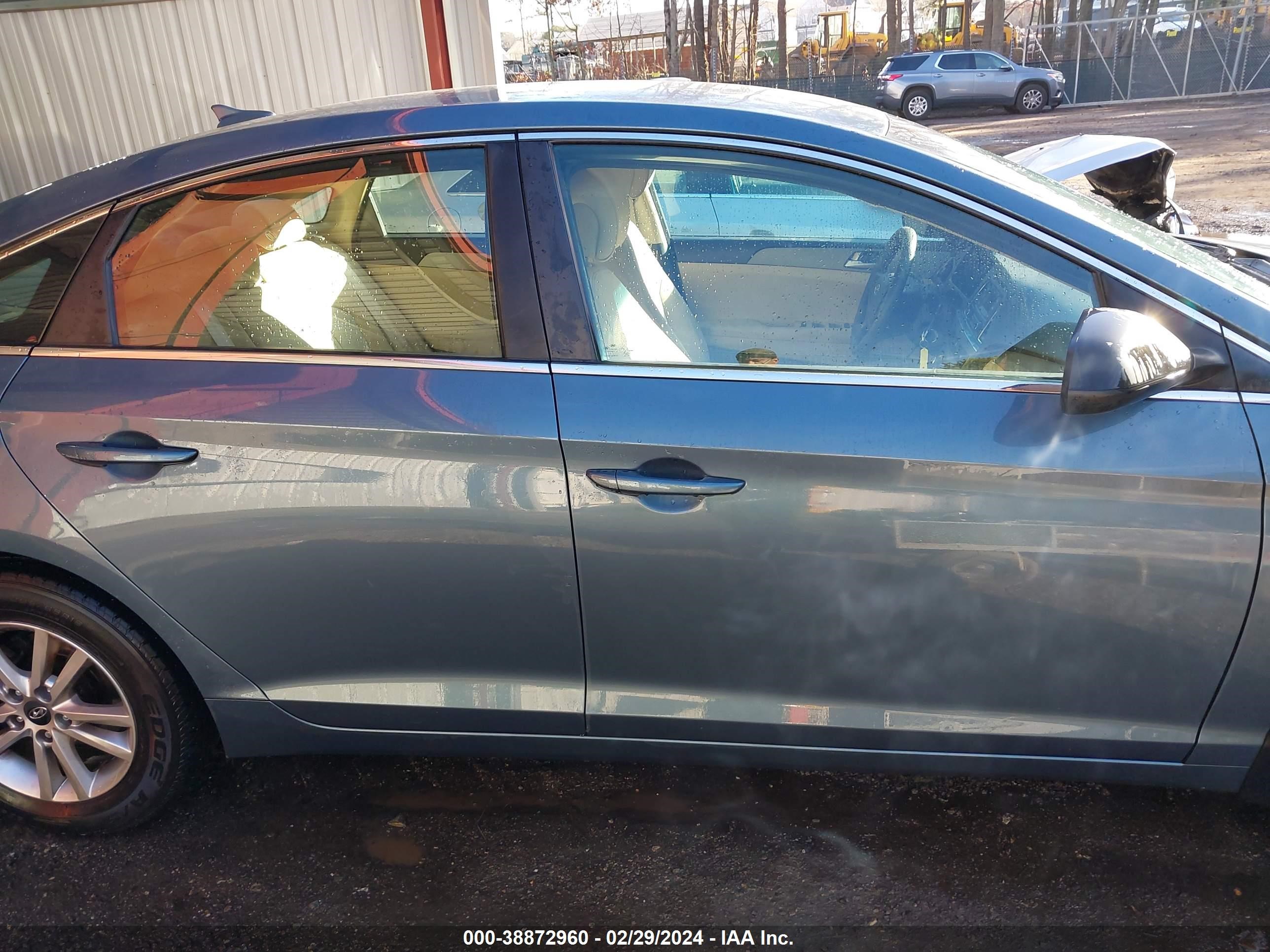 Photo 12 VIN: 5NPE24AFXFH212135 - HYUNDAI SONATA 