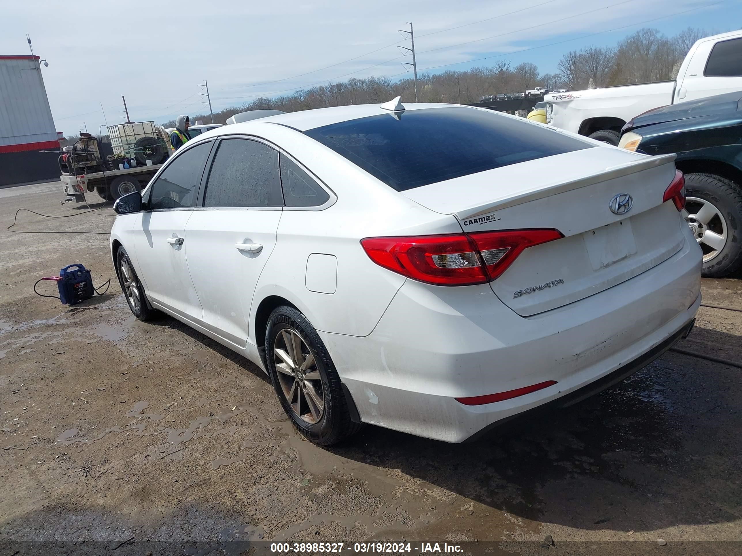 Photo 2 VIN: 5NPE24AFXFH229307 - HYUNDAI SONATA 