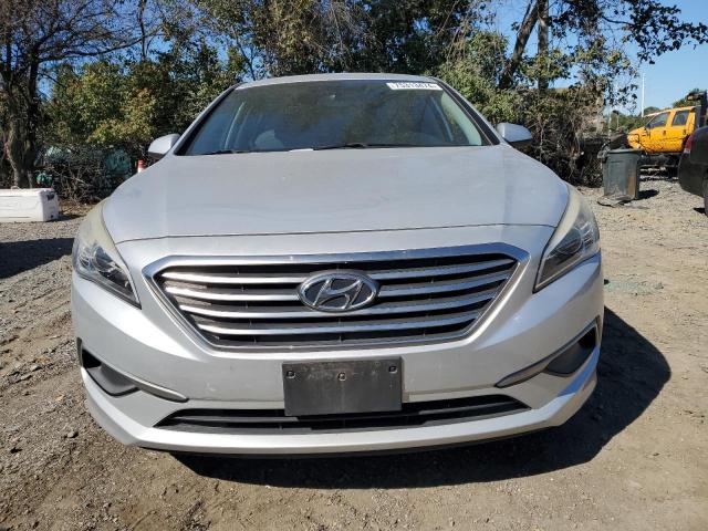 Photo 4 VIN: 5NPE24AFXGH294739 - HYUNDAI SONATA SE 