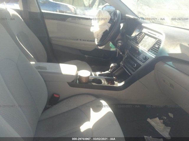 Photo 4 VIN: 5NPE24AFXGH302936 - HYUNDAI SONATA 