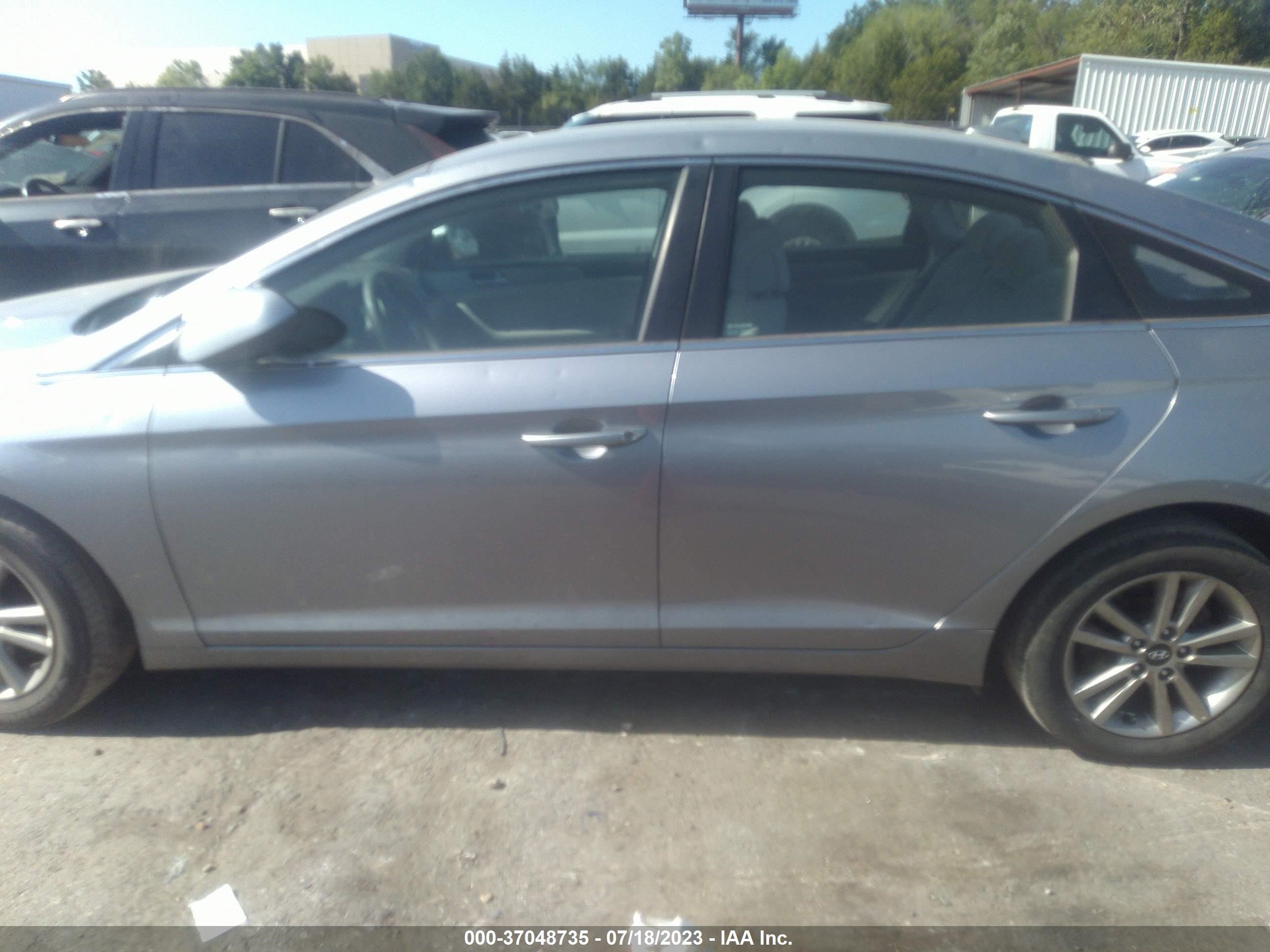 Photo 13 VIN: 5NPE24AFXGH322491 - HYUNDAI SONATA 