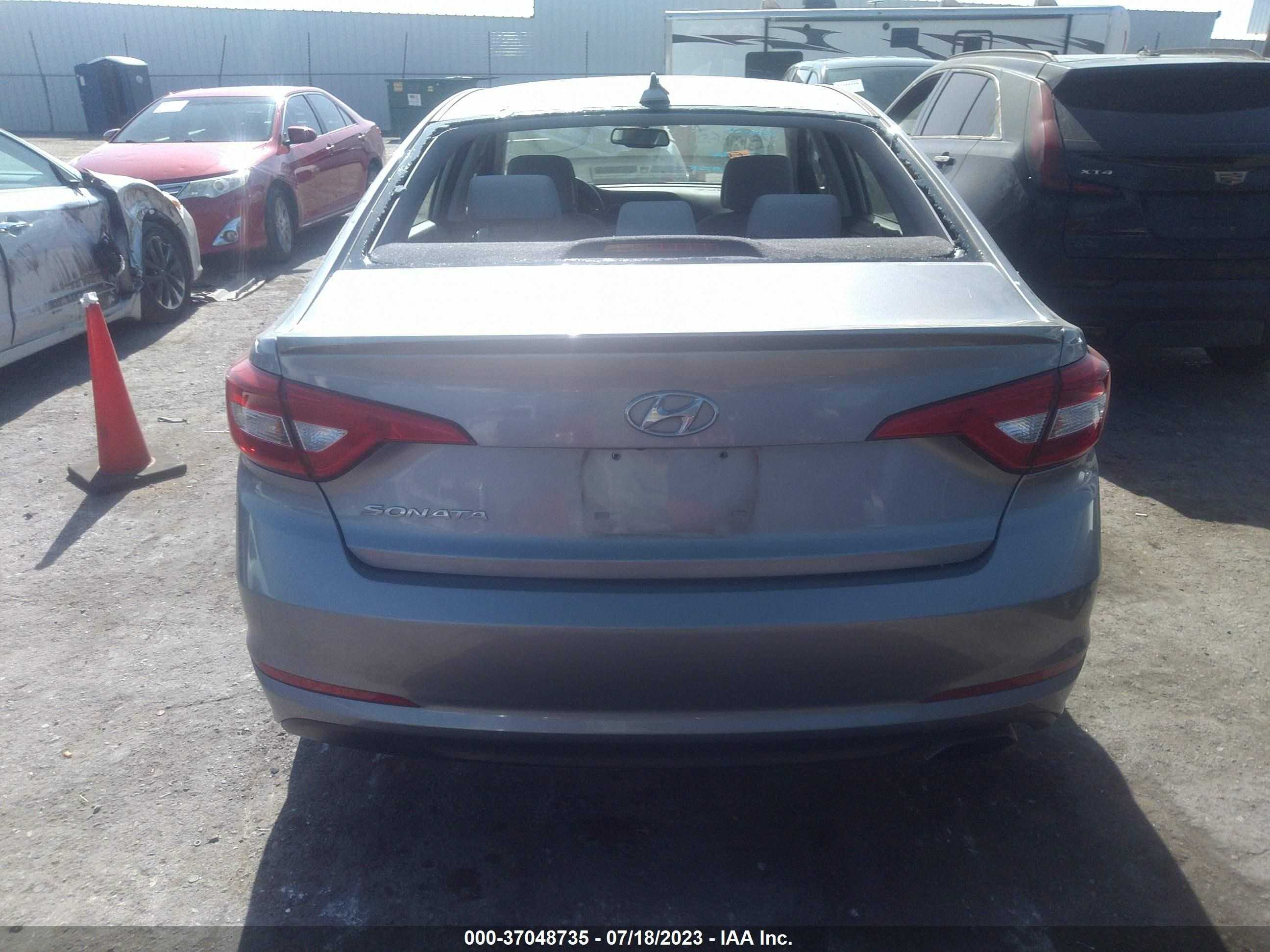 Photo 15 VIN: 5NPE24AFXGH322491 - HYUNDAI SONATA 