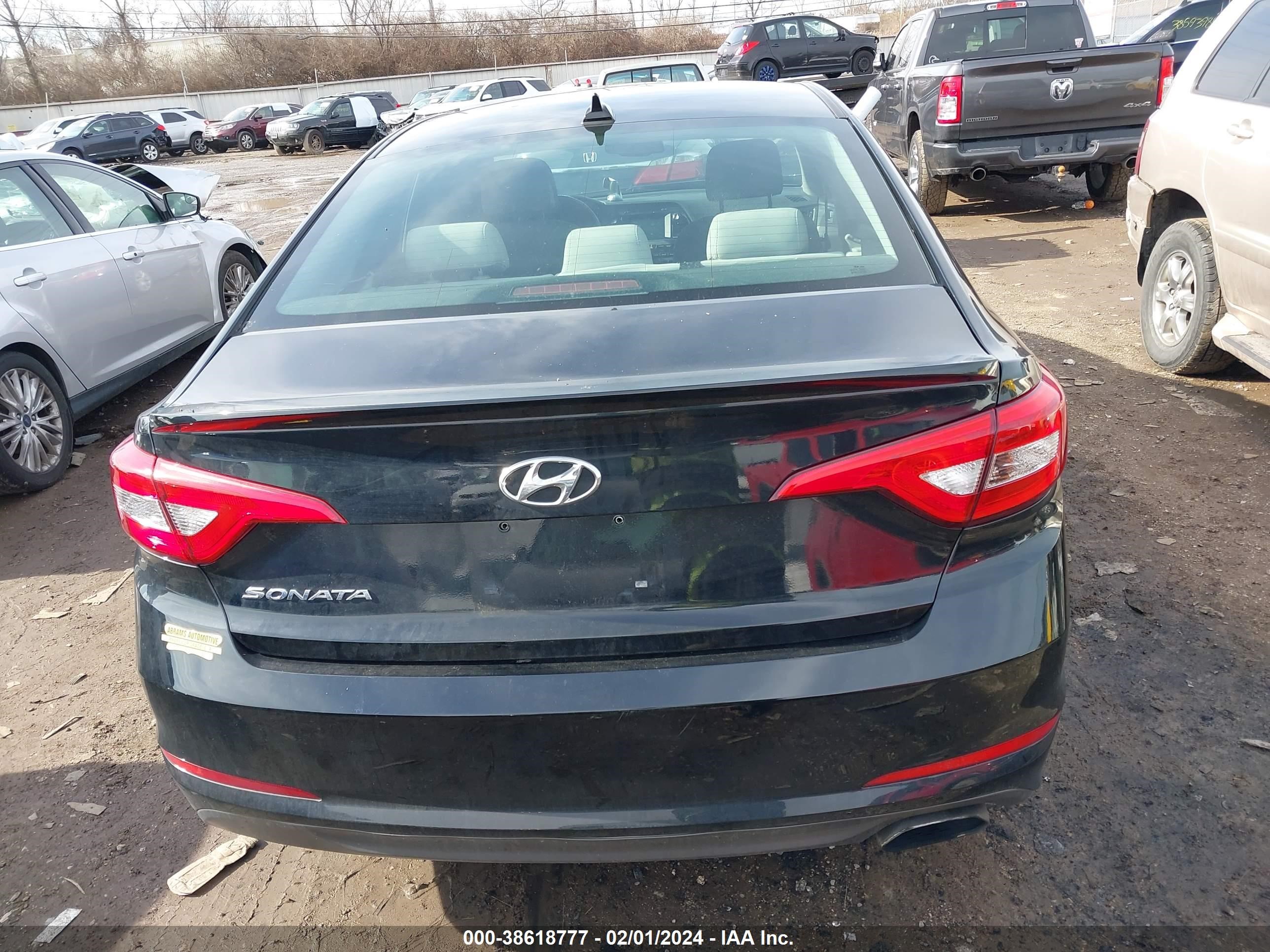 Photo 15 VIN: 5NPE24AFXGH328467 - HYUNDAI SONATA 