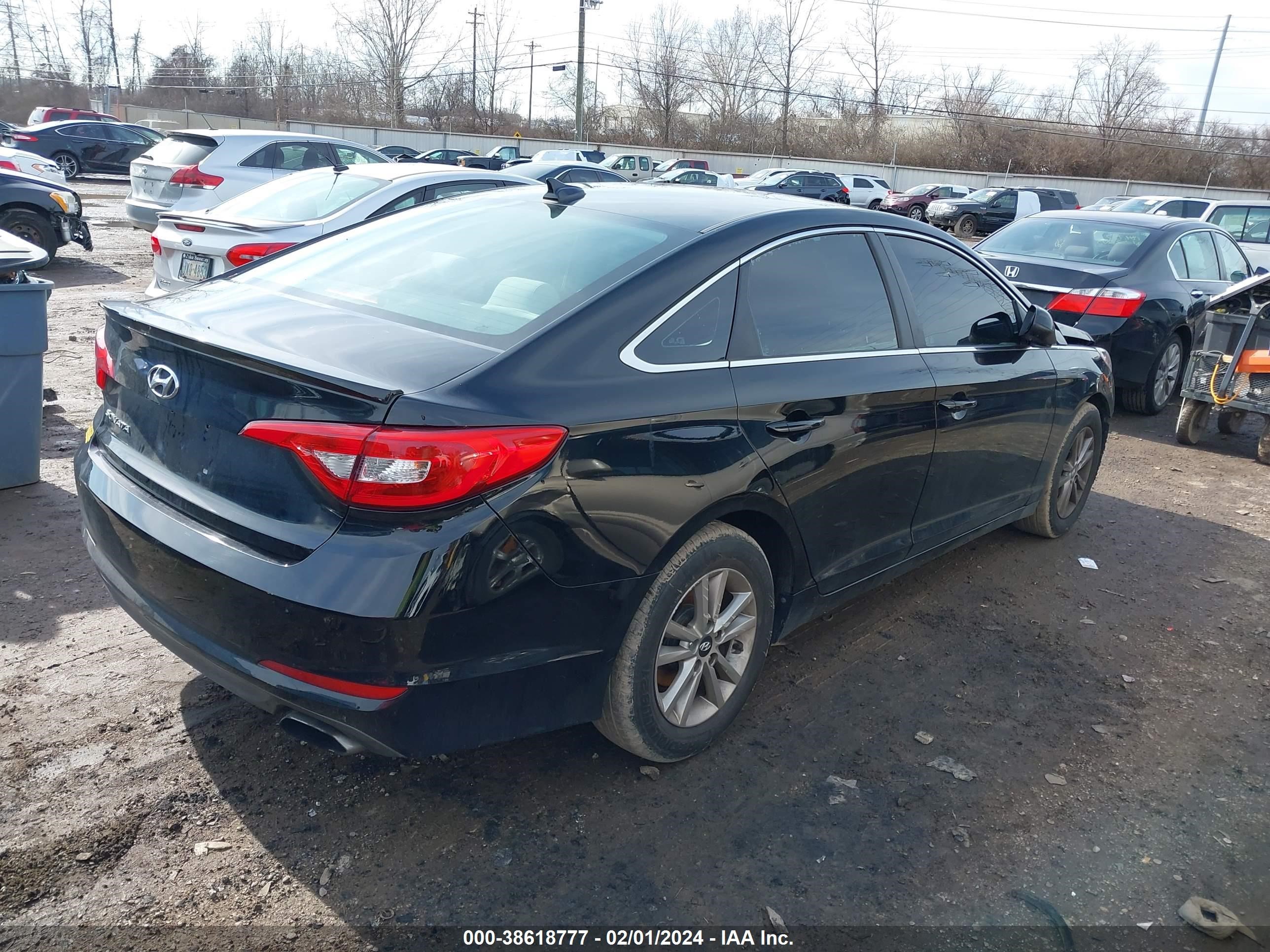 Photo 3 VIN: 5NPE24AFXGH328467 - HYUNDAI SONATA 