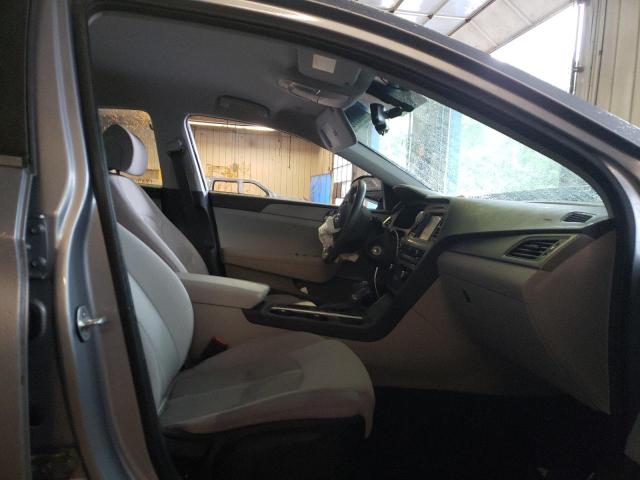 Photo 4 VIN: 5NPE24AFXGH332762 - HYUNDAI SONATA SE 