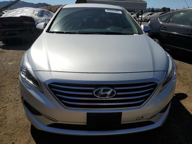 Photo 4 VIN: 5NPE24AFXGH335077 - HYUNDAI SONATA SE 