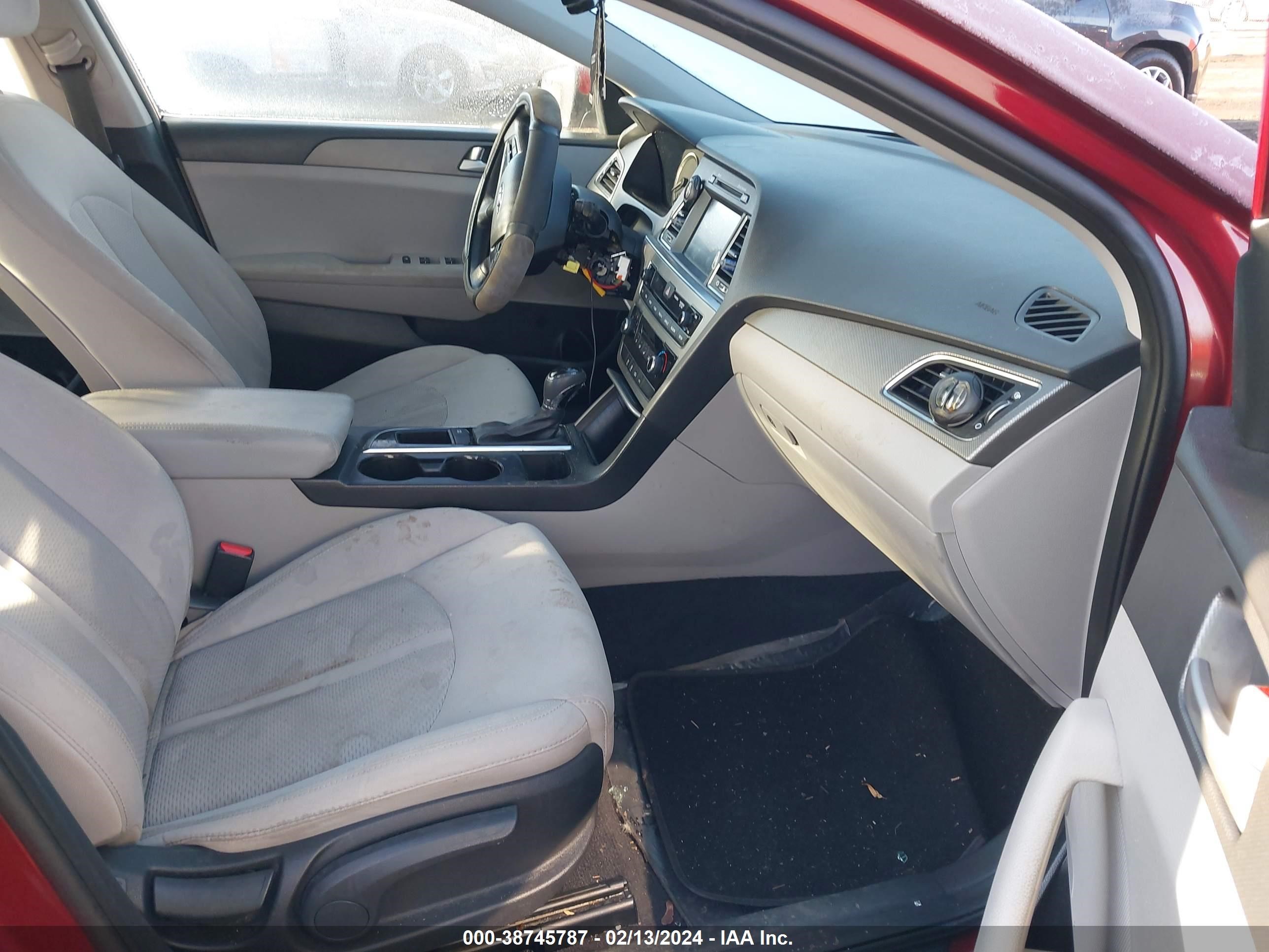 Photo 4 VIN: 5NPE24AFXGH357905 - HYUNDAI SONATA 