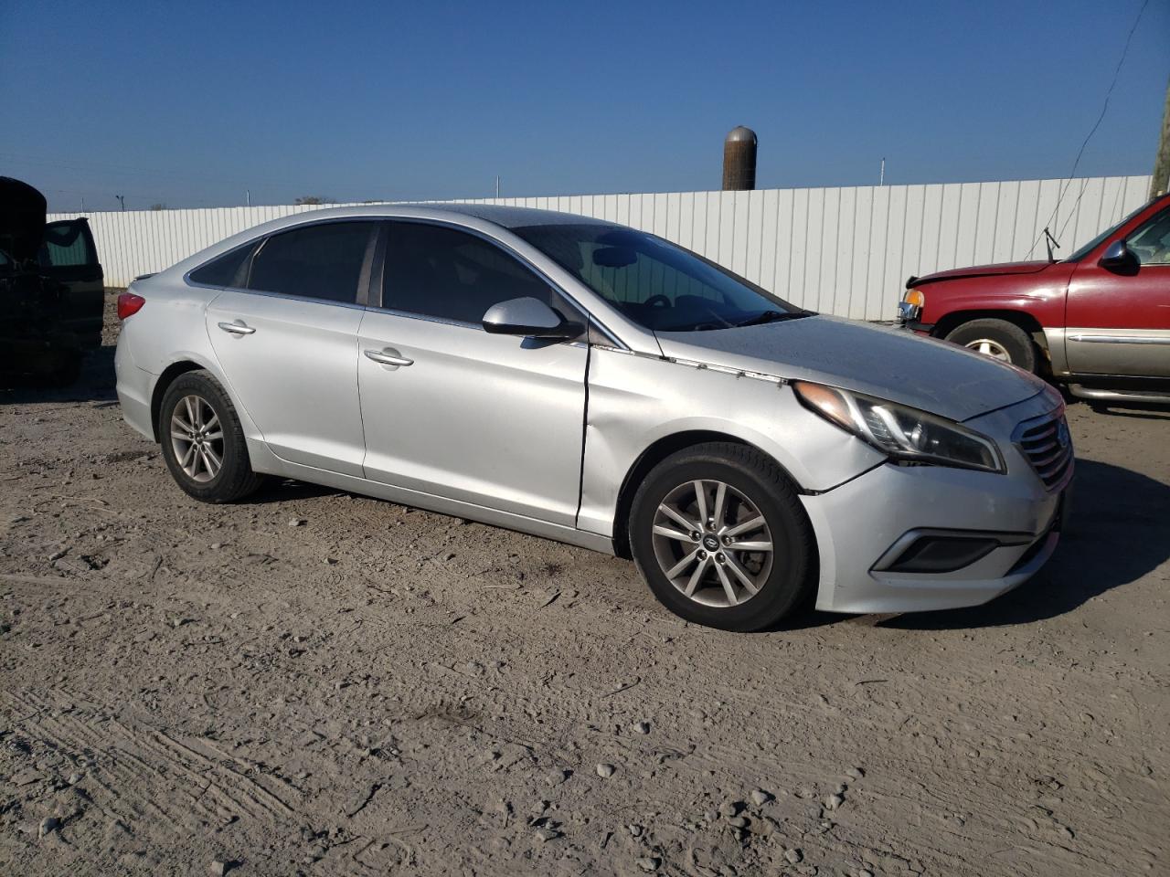 Photo 3 VIN: 5NPE24AFXGH383923 - HYUNDAI SONATA 