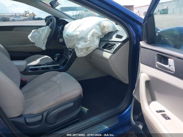 Photo 4 VIN: 5NPE24AFXGH395974 - HYUNDAI SONATA 