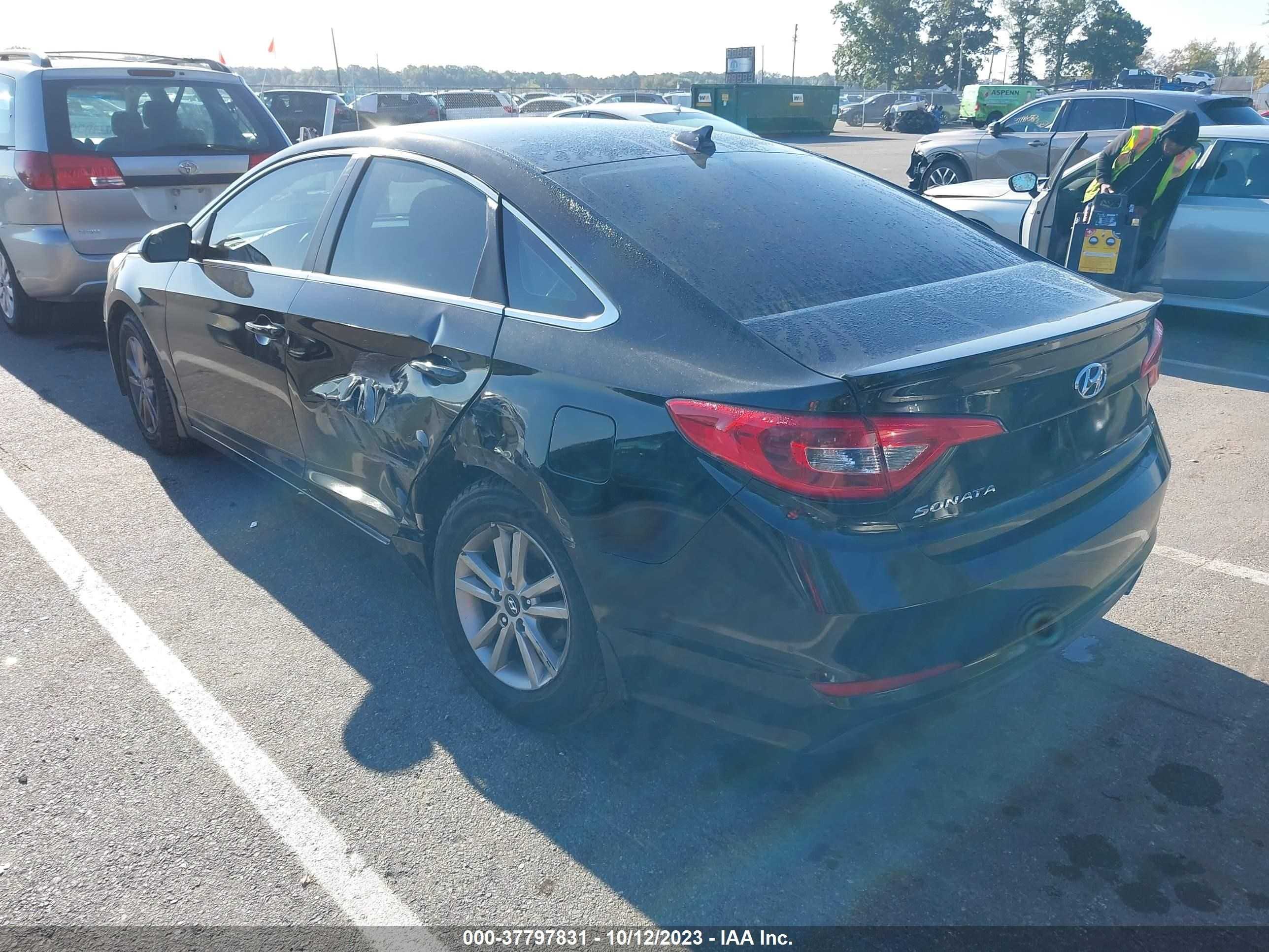 Photo 5 VIN: 5NPE24AFXGH414359 - HYUNDAI SONATA 