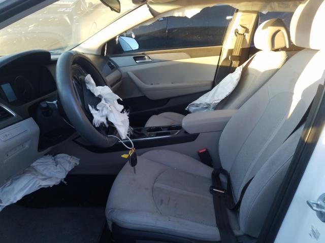 Photo 4 VIN: 5NPE24AFXGH418492 - HYUNDAI SONATA SE 