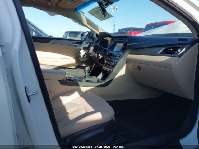 Photo 4 VIN: 5NPE24AFXHH439697 - HYUNDAI SONATA 