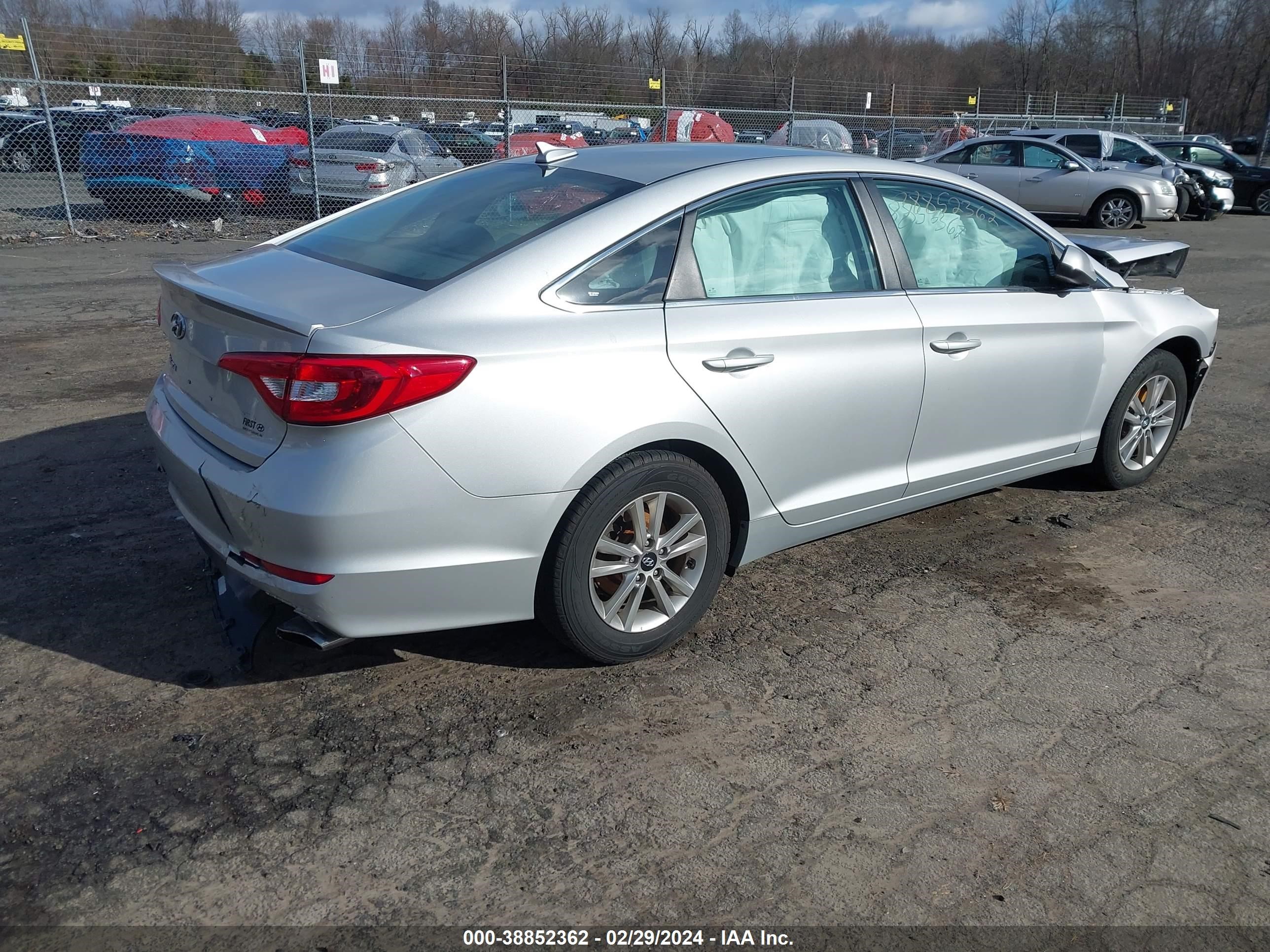 Photo 3 VIN: 5NPE24AFXHH449033 - HYUNDAI SONATA 