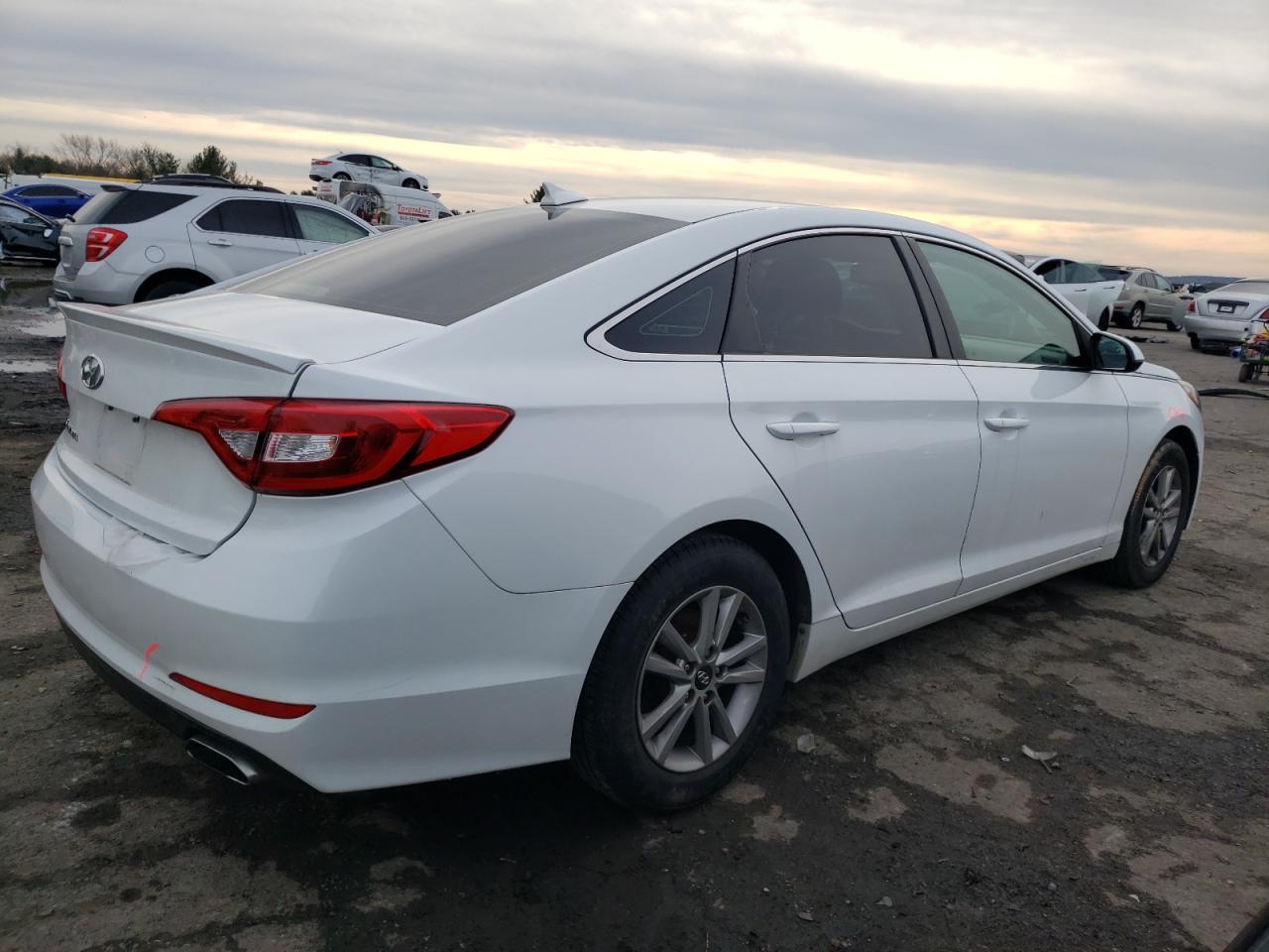 Photo 2 VIN: 5NPE24AFXHH450246 - HYUNDAI SONATA 