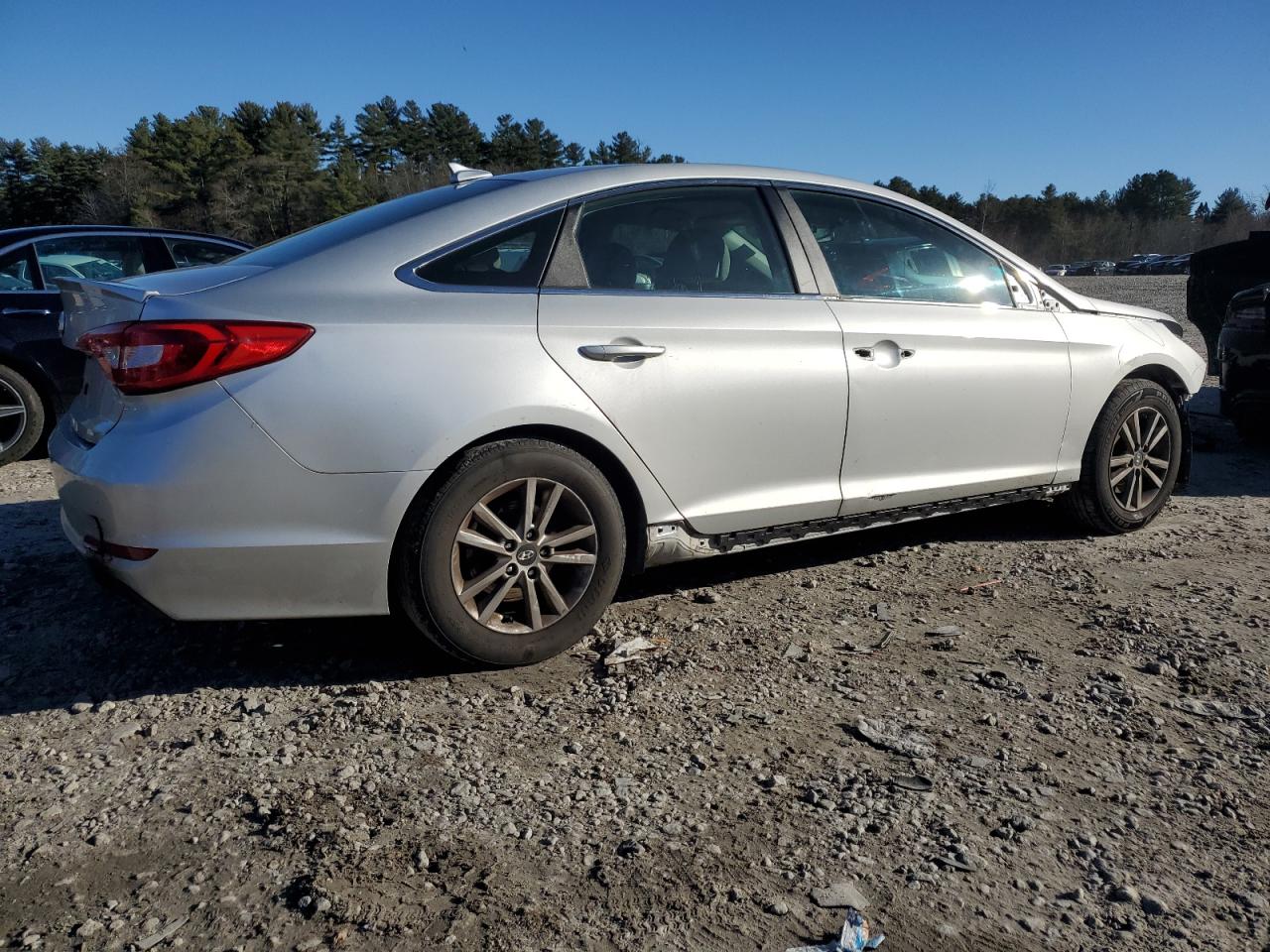 Photo 2 VIN: 5NPE24AFXHH475888 - HYUNDAI SONATA 