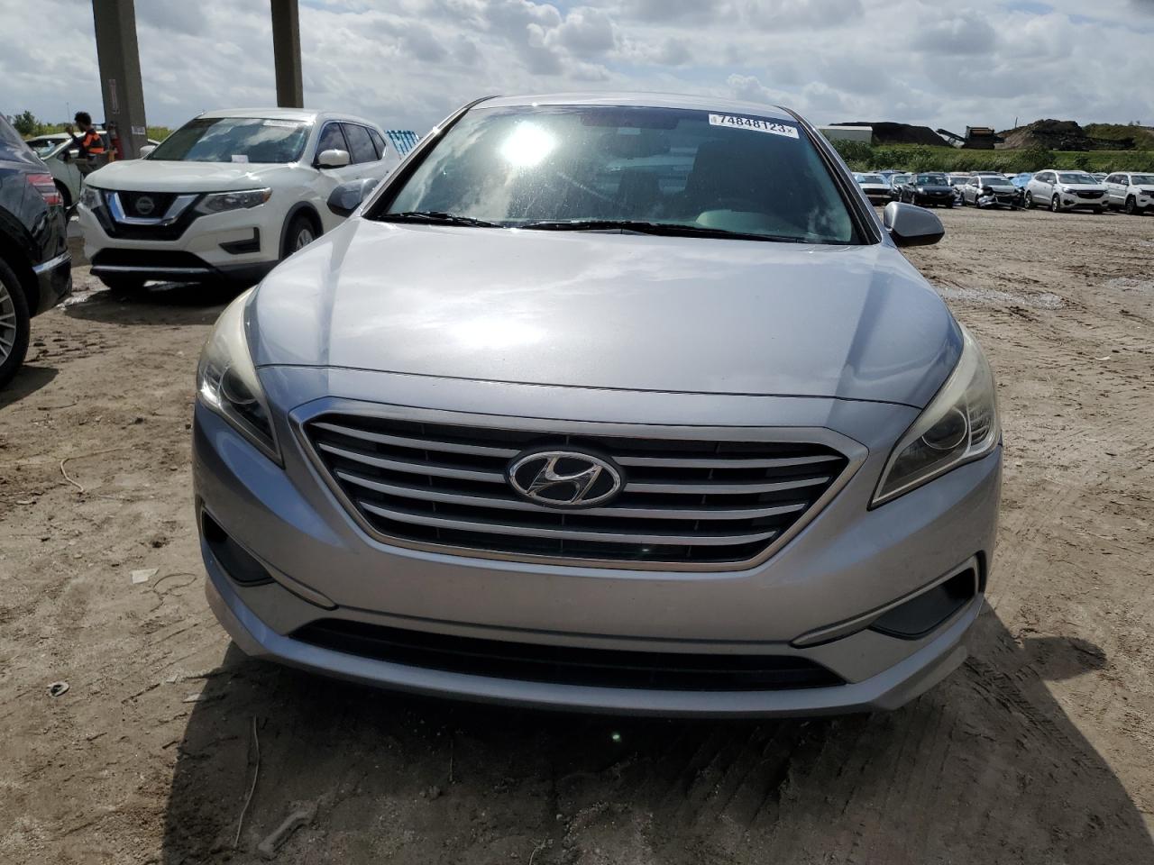 Photo 4 VIN: 5NPE24AFXHH484347 - HYUNDAI SONATA 