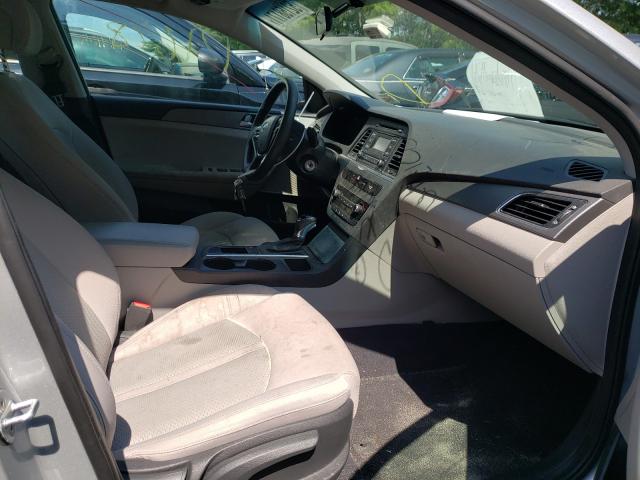 Photo 4 VIN: 5NPE24AFXHH486003 - HYUNDAI SONATA SE 