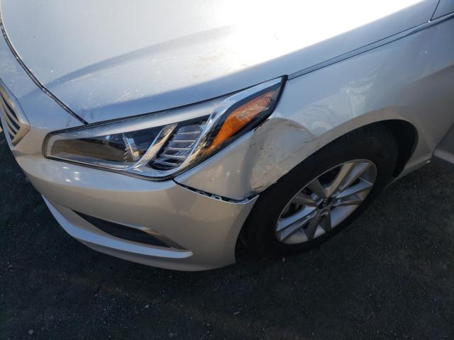 Photo 8 VIN: 5NPE24AFXHH490973 - HYUNDAI SONATA SE 