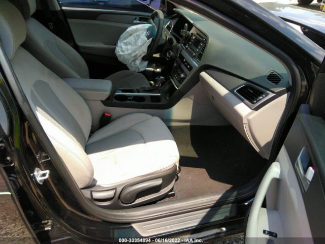 Photo 4 VIN: 5NPE24AFXHH492495 - HYUNDAI SONATA 