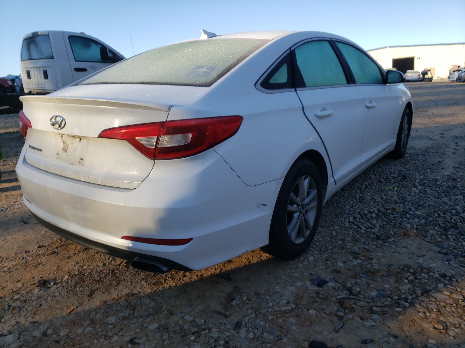 Photo 3 VIN: 5NPE24AFXHH492710 - HYUNDAI SONATA SE 