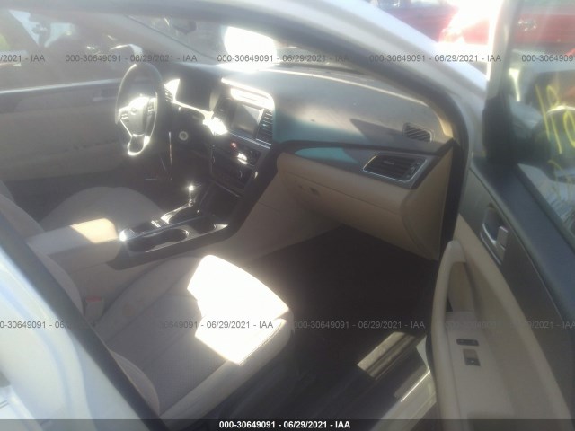 Photo 4 VIN: 5NPE24AFXHH500529 - HYUNDAI SONATA 