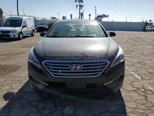 Photo 4 VIN: 5NPE24AFXHH502880 - HYUNDAI SONATA SE 