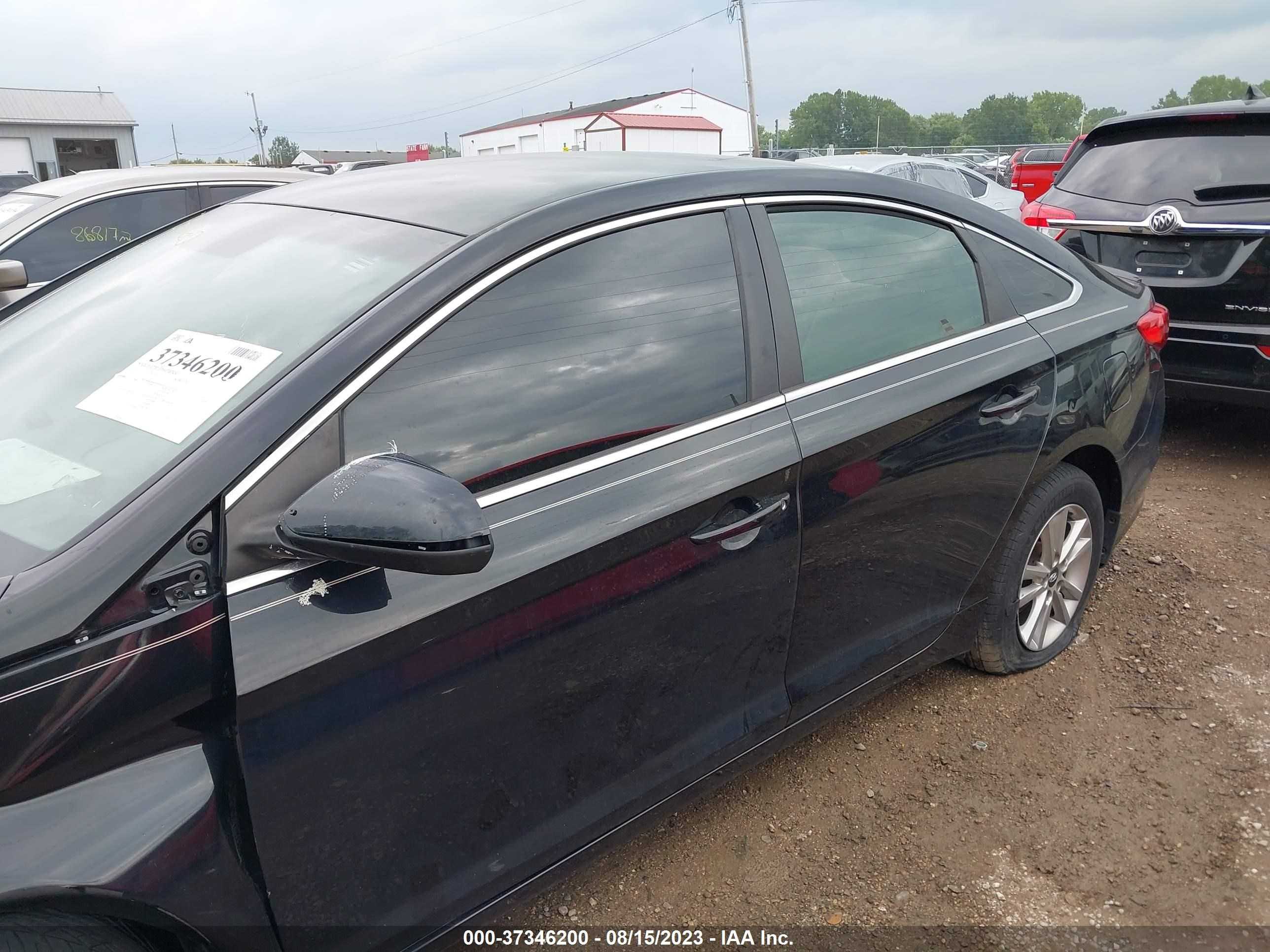 Photo 12 VIN: 5NPE24AFXHH507996 - HYUNDAI SONATA 