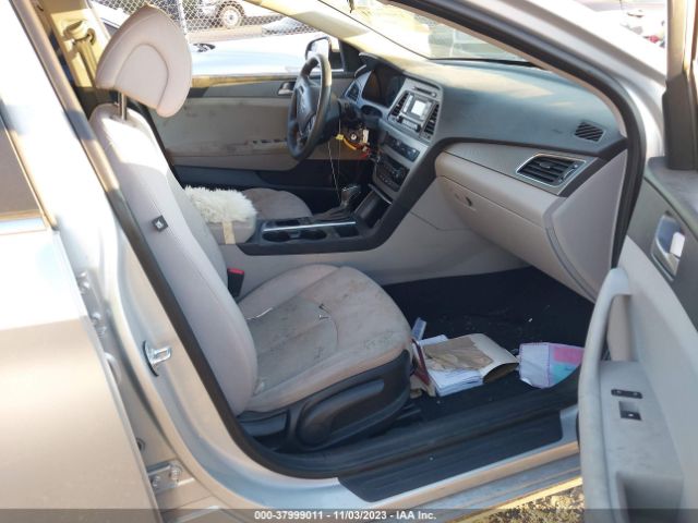 Photo 4 VIN: 5NPE24AFXHH561461 - HYUNDAI SONATA 