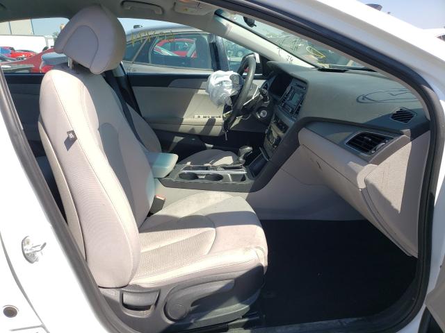 Photo 4 VIN: 5NPE24AFXHH578373 - HYUNDAI SONATA SE 