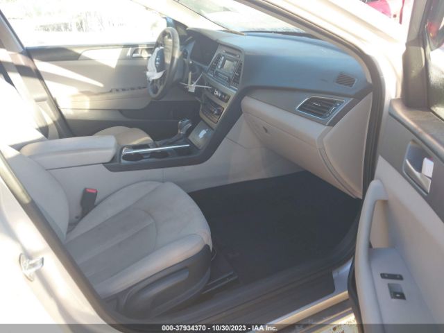 Photo 4 VIN: 5NPE24AFXHH578566 - HYUNDAI SONATA 